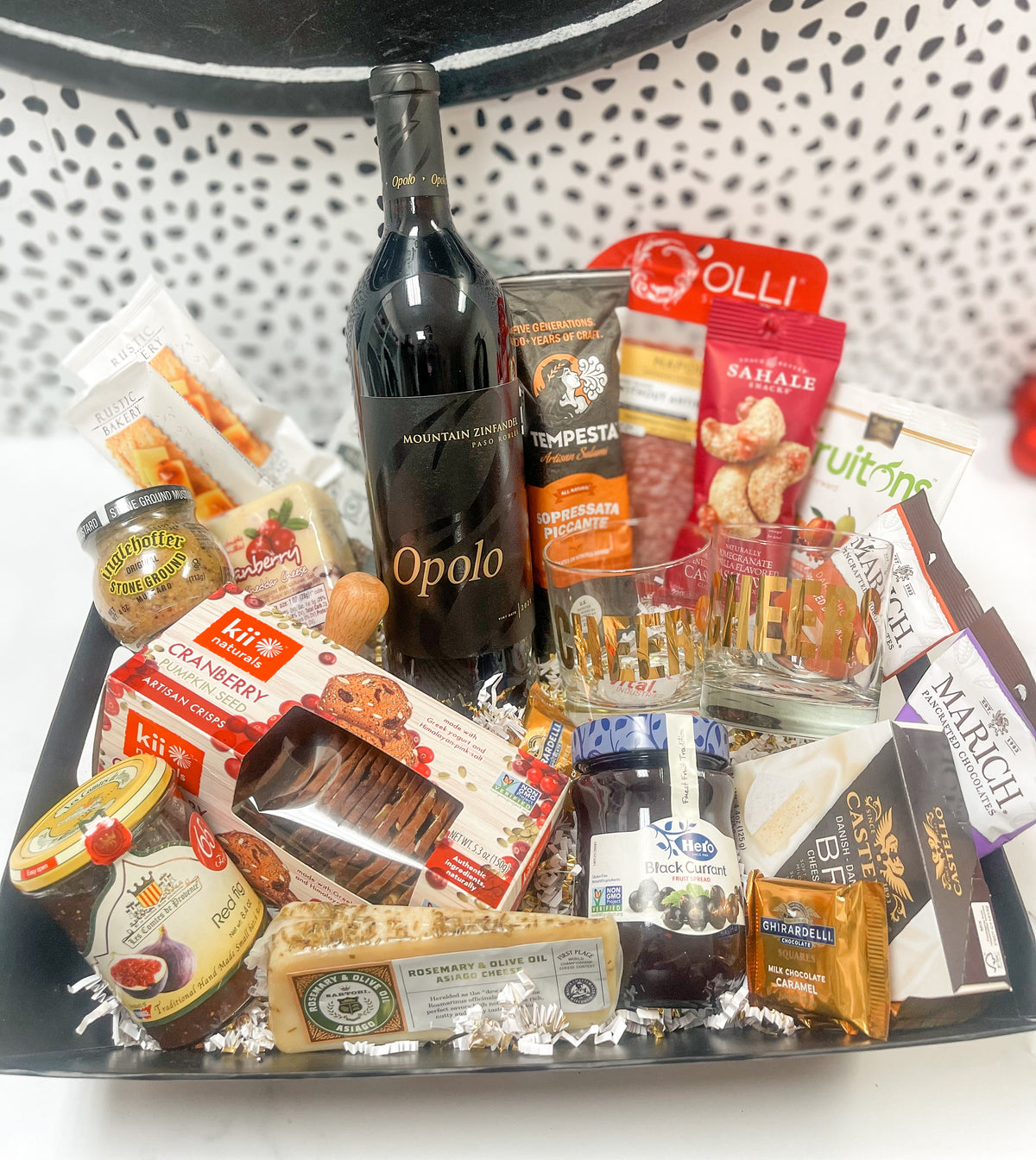 Gourmet Deluxe Charcuterie Gift Basket