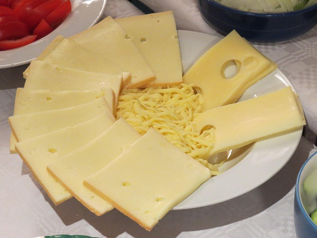 🧀 Cheese‑Cutting 101: Knife Techniques & Presentation Hacks for Stunning Charcuterie Boards